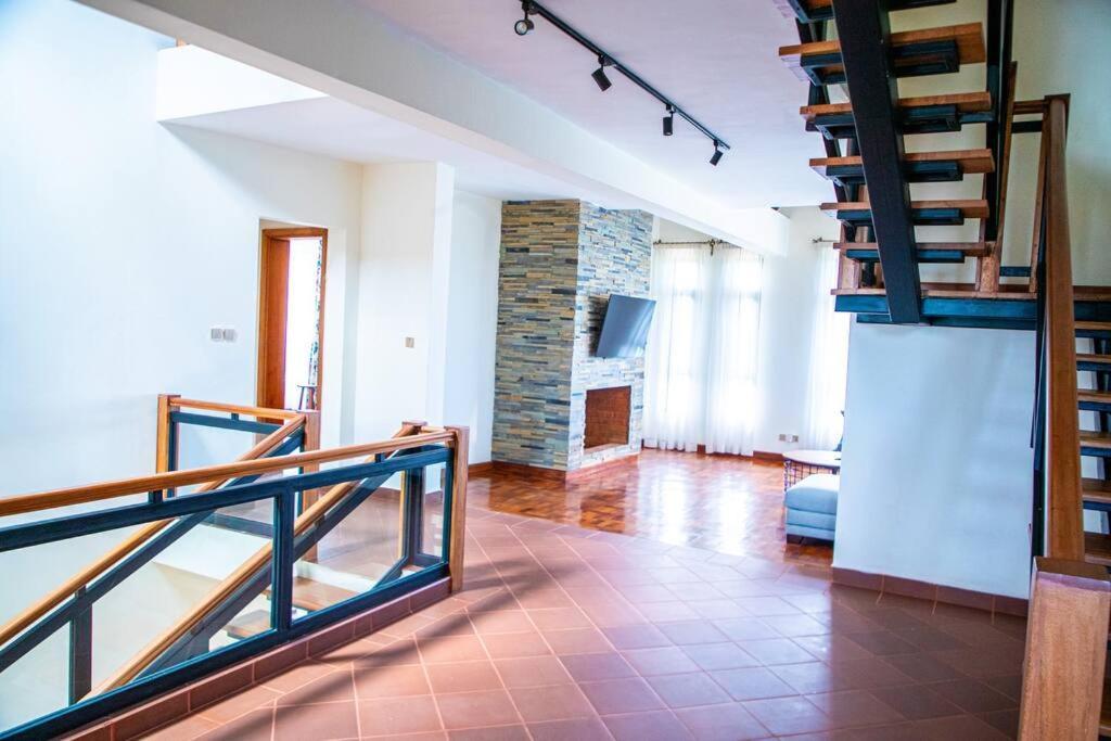 Hotel Kirimara Woodlands, Nanyuki Extérieur photo