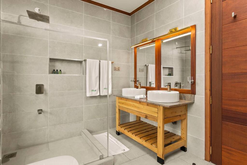 Hotel Kirimara Woodlands, Nanyuki Extérieur photo
